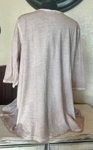 Load image into Gallery viewer, V-Neck 3/4 Sleeve Tunic - Flaxx