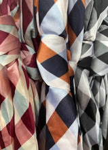 Load image into Gallery viewer, Every Day and Every Way Scarf