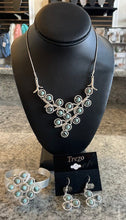 Load image into Gallery viewer, Turquoise and Silver Circle Necklace
