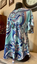 Load image into Gallery viewer, Short Sleeve Floral Tunic - Mixed Blues &amp; White
