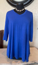 Load image into Gallery viewer, V-Neck 3/4 Sleeve A-Line Tunic
