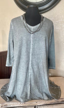 Load image into Gallery viewer, V-Neck 3/4 Sleeve Tunic - Gray
