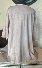 Load image into Gallery viewer, V-Neck 3/4 Sleeve Tunic - Flaxx
