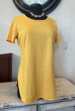 Load image into Gallery viewer, Basic Short Sleeve Top - Mustard
